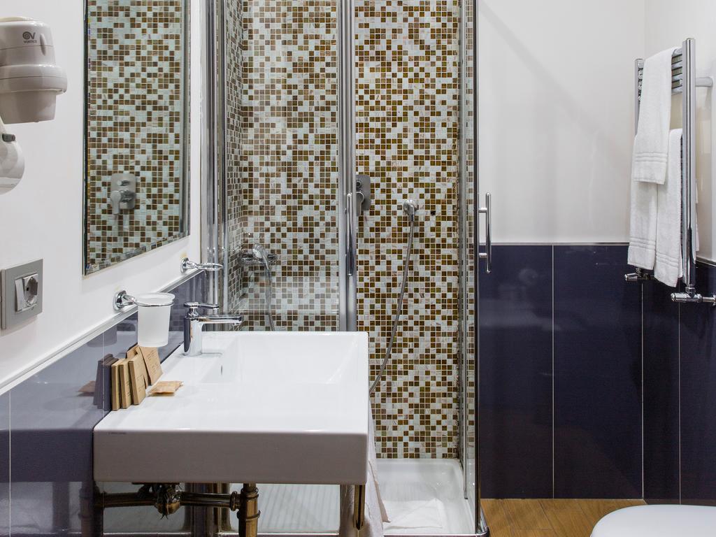 Monti First Hotel Roma Ngoại thất bức ảnh
